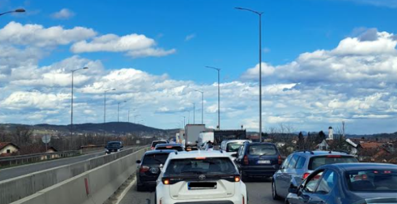 Udes na brzoj cesti kod Banjaluke, stvorile se kolone