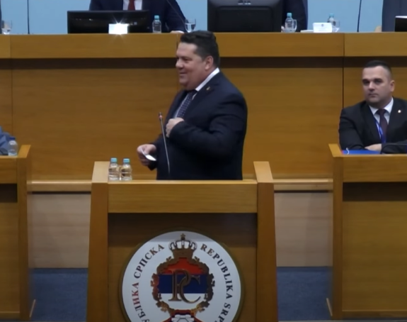 Šta je Stevandić poručio poslanicima opozicije?! (VIDEO)