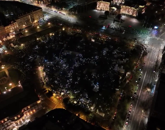 Osobe sa crnim kapuljačama upale u Pionirski park