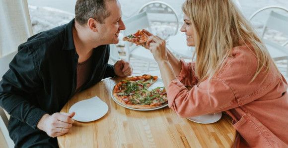 Kilo gore, kilo dole: Zašto se muškarci goje u braku?