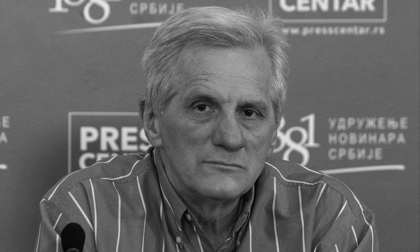 Preminuo srpski novinar Milorad Komrakov