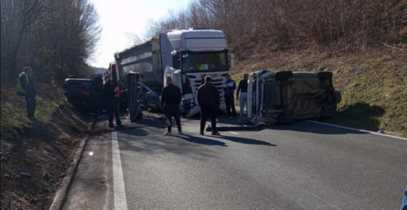 Težak udes na putu Banjaluka-Prijedor, ima povrijeđenih