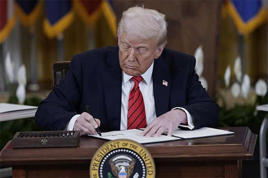 Трамп потписао да се укине Министарство образовања САД