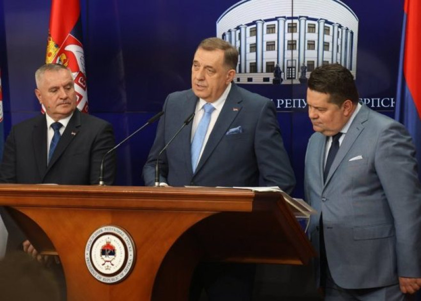 Стевандић открио план: Спремни смо повући законе, ако Шмит повуче одлуке