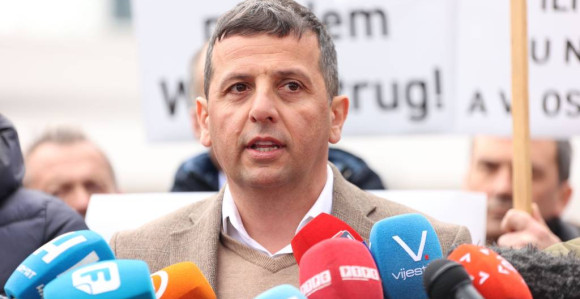 Dodik, Stevandić i Višković bi sada da se vrate na fabrička