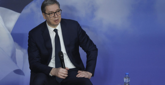 Vučić pozvao mlade da se prijave za stambene kredite