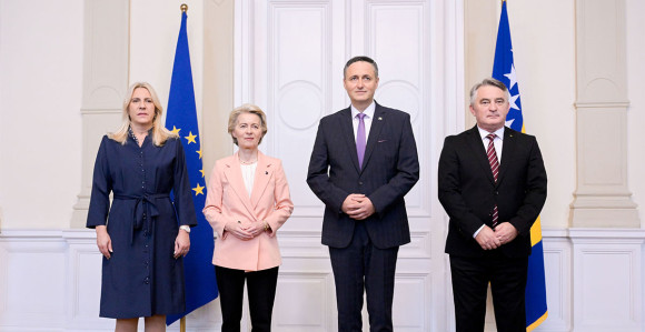BiH bila na korak do usvajanja reformi: Problem SNSD
