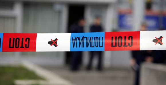 Ubila majku nožem, komšije je zatekle na ulici krvavu