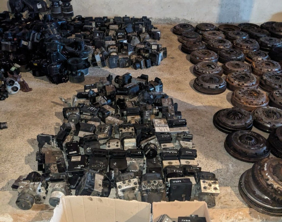 Zaplijenjeni polovni automobili i dijelovi vrijedni 192.000 KM