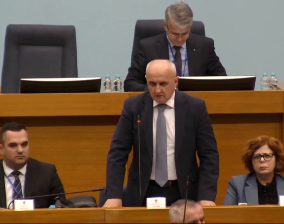 Đokić tvrdi: Neće biti poskupljenja struje u 2025. godini