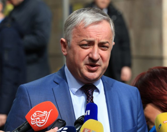 Куповина "кумовске" зграде се мора хитно зауставити