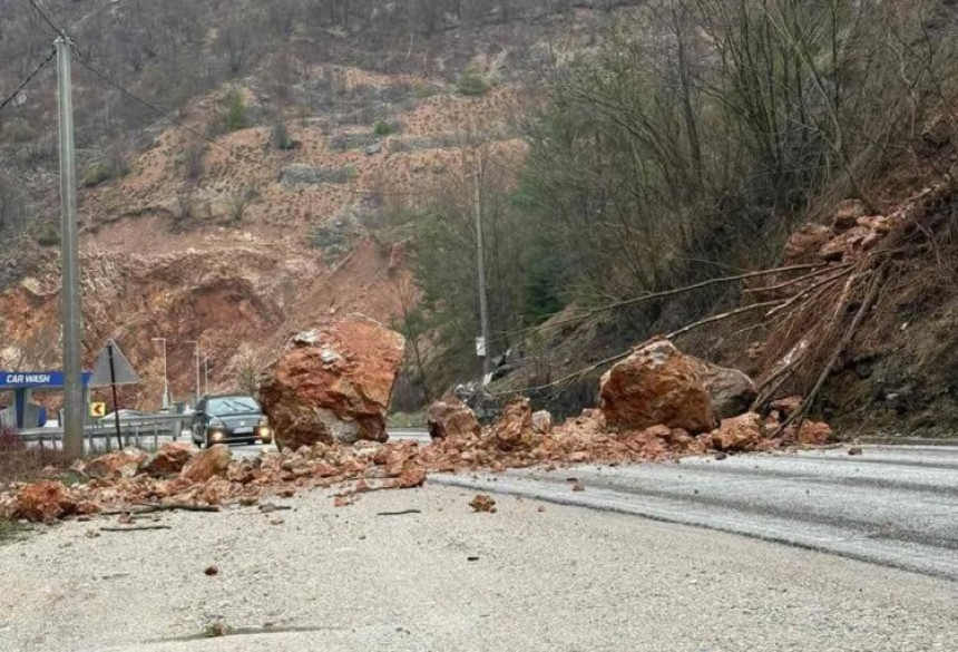 Veliki odron zemlje na putu prema Palama