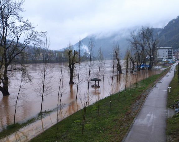 Obilne padavine na području Zvornika, vodostaji u porastu