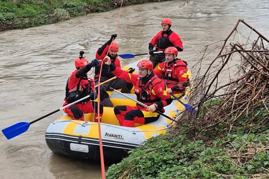Dva muškarca koje je odnijela Jala još nisu pronađeni