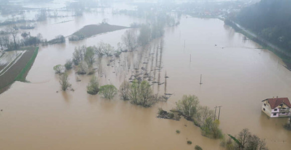 Kritično stanje u mnogim mjestima Srbije zbog poplava
