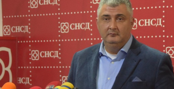 Ovo je klasičan oblik korupcije i zloupotrebe položaja?!