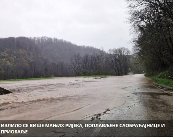 Обустављен саобраћај на више магистралних путева