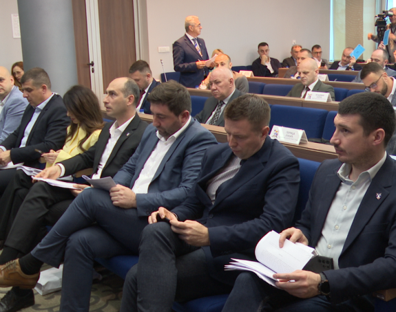 Усвојен градски буџет - СНСД поново показао право лице