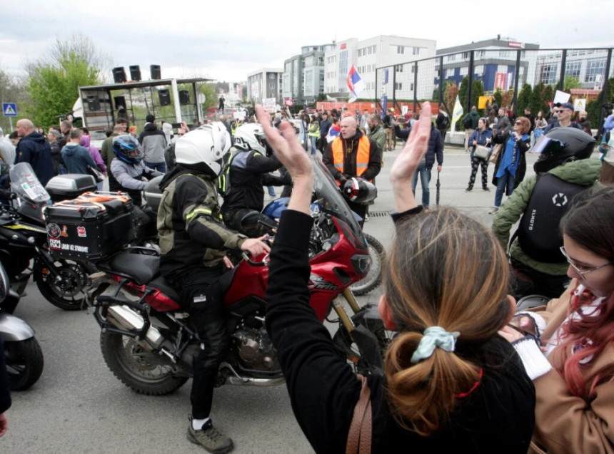 Studenti u blokadi na sat blokirali Ibarsku magistralu