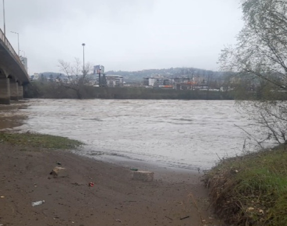 Doboj: Vodostaj rijeke Bosne opada, opasnost prošla