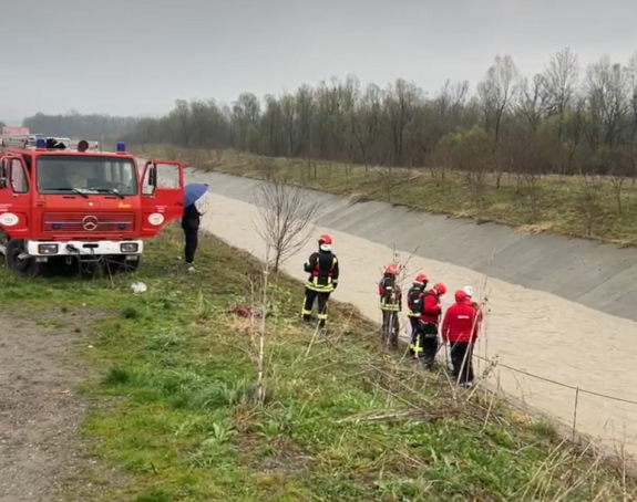Traje potraga za nestalima u nabujaloj rijeci