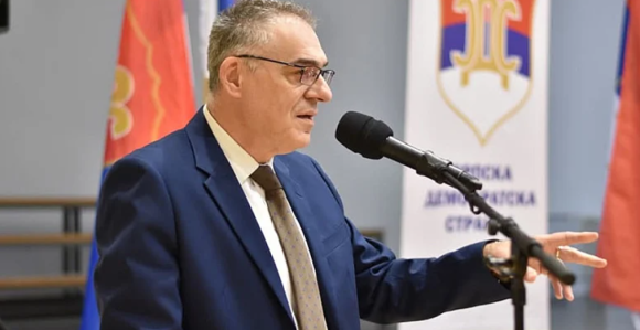 Preusmjeriti novac od “kumove zgradu” na kupovinu skenera