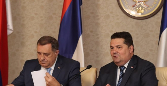 Interpol odbio potjernicu za Dodikom i Stevandićem