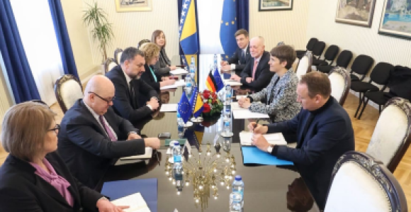 Nedavni potezi u BiH predstavljaju udar na konstitutivnost