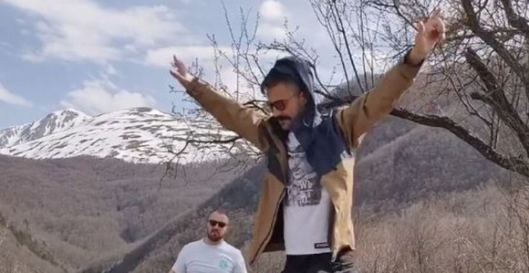 Milan Vasić zaigrao kolo na vrhu Šar planine (VIDEO)
