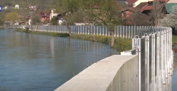 Kostajnica u RS bez odbrane od poplava - Hrvatska Kostajnica se uspješno brani