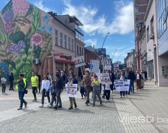 "Katastrofalno je stanje": Protest mještana u Prijedoru