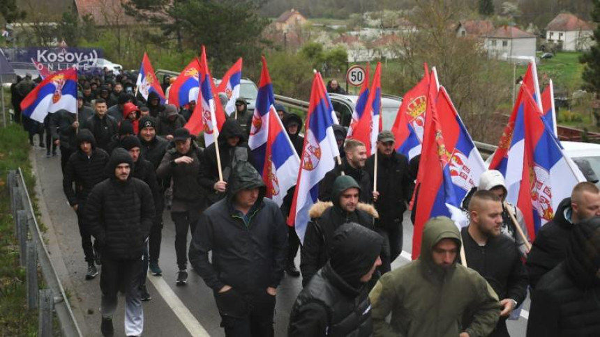 Srbi sa KiM idu pješke za Beograd u znak podrške predsjedniku