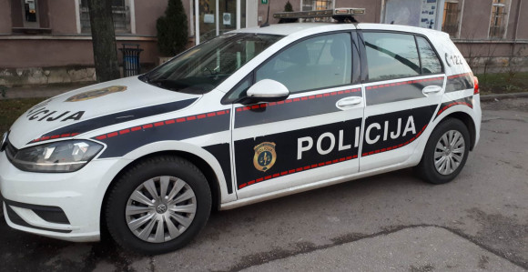 Udario pješaka, pa pobjegao, zatim i uhapšen