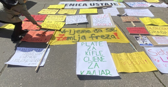Зеница устаје: Грађани опет изашли на протесте