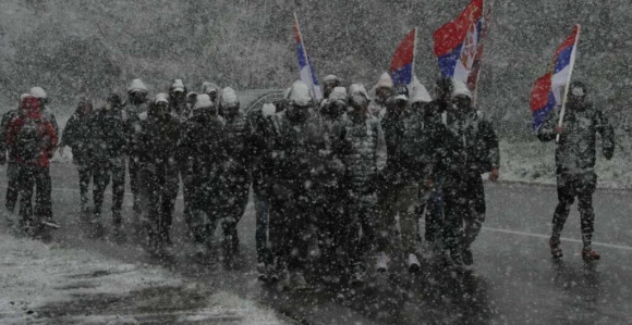 Vučić pozdravio Srbe sa Kosmeta koji su krenuli ka Beogradu