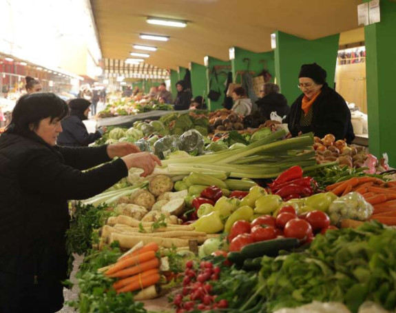 Порука са пијаце: "Нек посију па нек виде да ли је скупо"