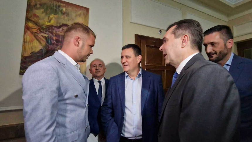 Za Stanivukovića poraz da ključ grada dobije Đajić