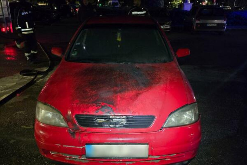 Dva vozila sa BiH tablicama sinoć oštećena u Nikšiću