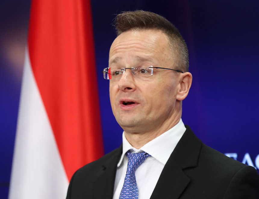 Sijarto: Mađarska protiv sankcija rukovodstvu Srpske