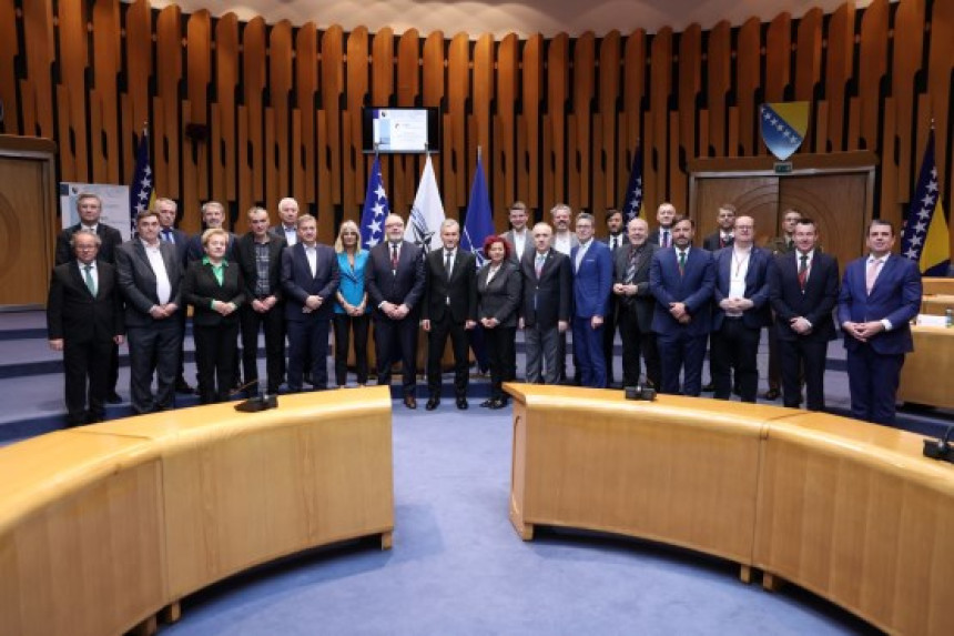 Otvoren i iskren dijalog sredstvo za rješavanje bh. krize