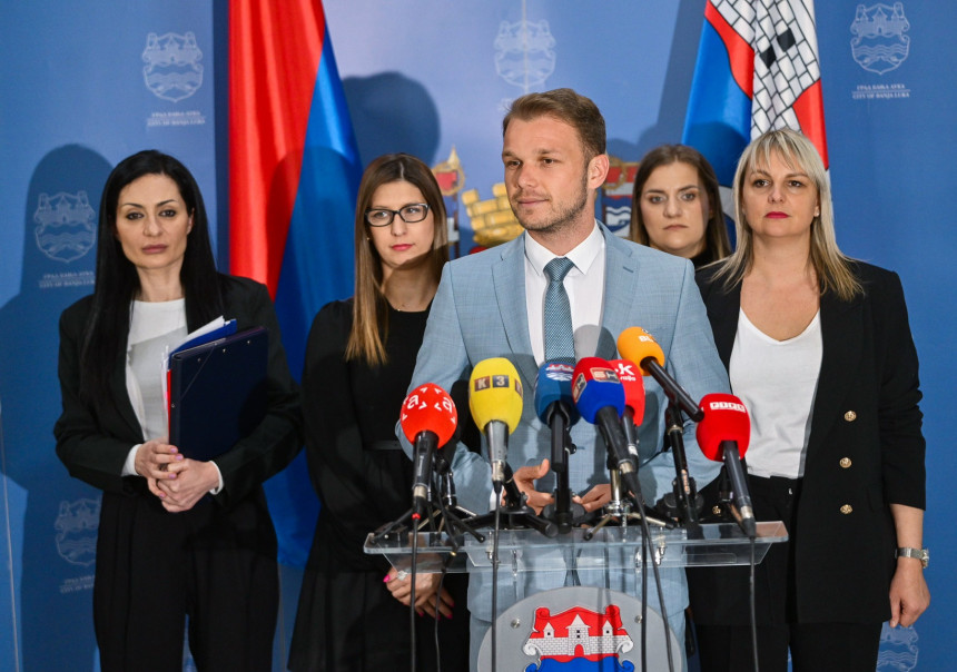 Градоначелник честитао добитницима априлских награда