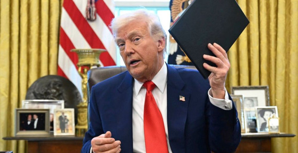 Potpisana naredba protiv zvaničnika koji su ga kritikovali