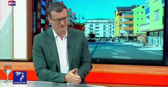 "Ne može nam niko ništa", zamijenio sa "Idi dok si mlad!"