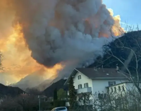 Vatra zahvatila 100 hektara šume, gasi je pet helikoptera