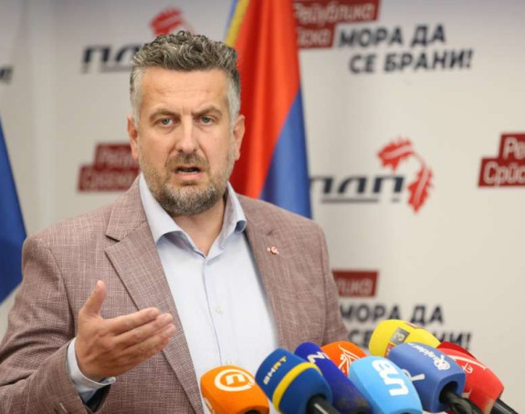 Као и законе, Додик ће "заледити" и Устав Републике Српске