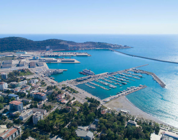 Бар: Због пруге би најмање 200 кућа могло бити срушено