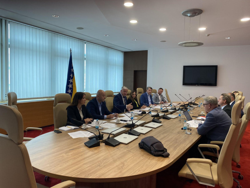 Издат рок од седам дана за обуставу куповине кумове зграде у Бањалуци