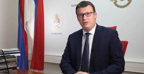 Dodik obilazi opštine, dijeli šakom i kapom, kod nas ga nema