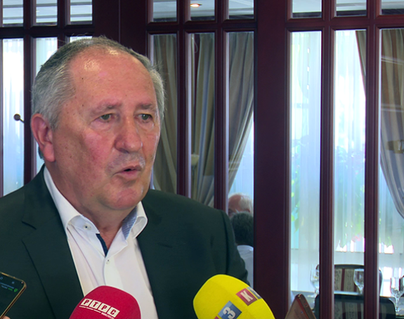 Bivši premijer Srpske osnovao firmu za trgovinu dugovima