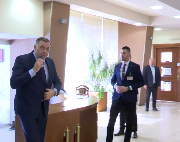 Mjesečno lobiranje u SAD Dodik plaća 112.000 maraka